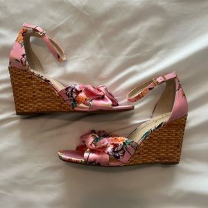 Jessica Simpson wedges